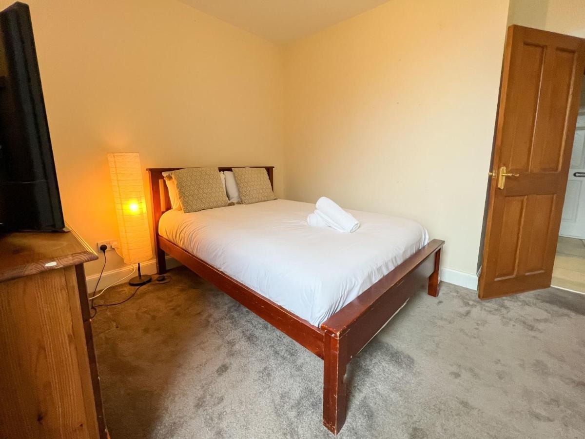 شقة Convenient 2Br Flat Gorgie إدنبرة المظهر الخارجي الصورة
